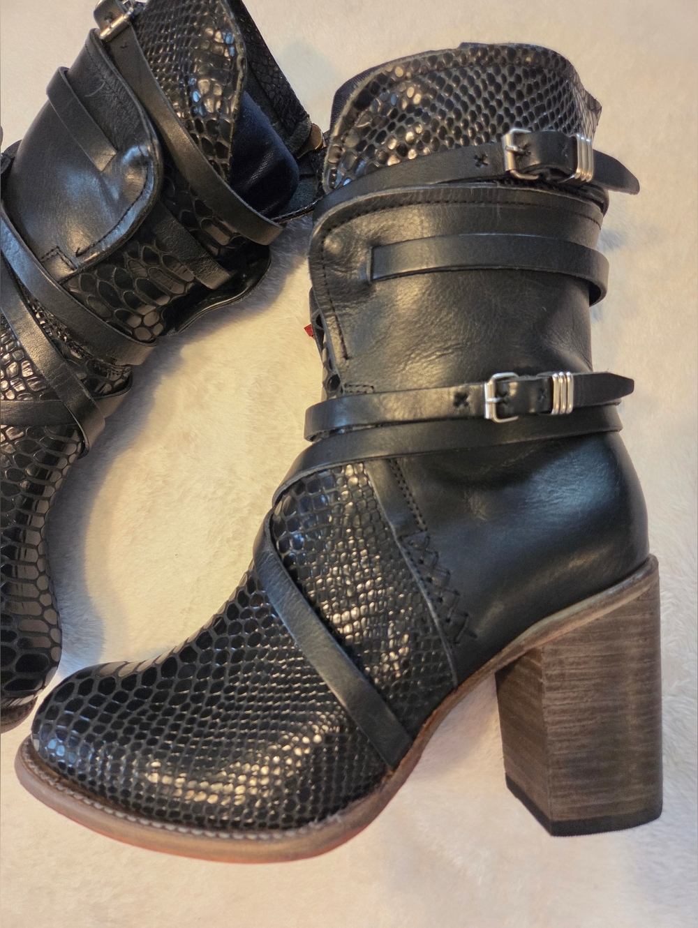 Nwt FREEBIRD BAKER HEELED BOOTS BLACK LEATHER - Size 10 - Picture 7 of 8
